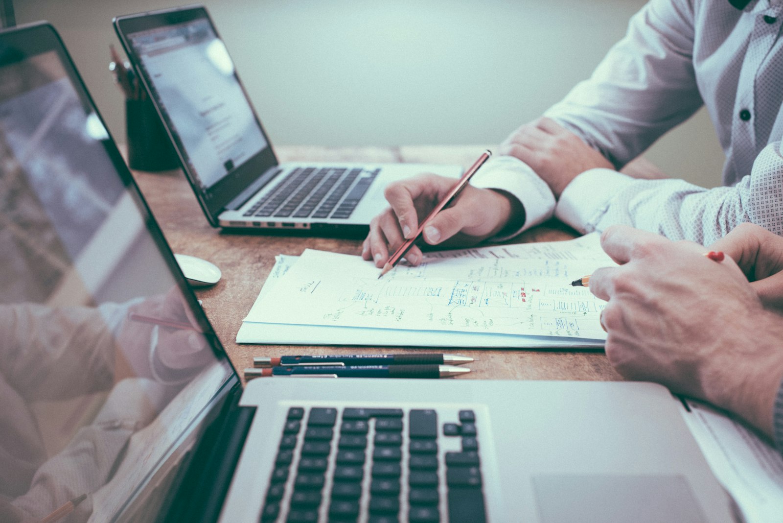 Analyse de documents financiers lors d'un audit patrimonial