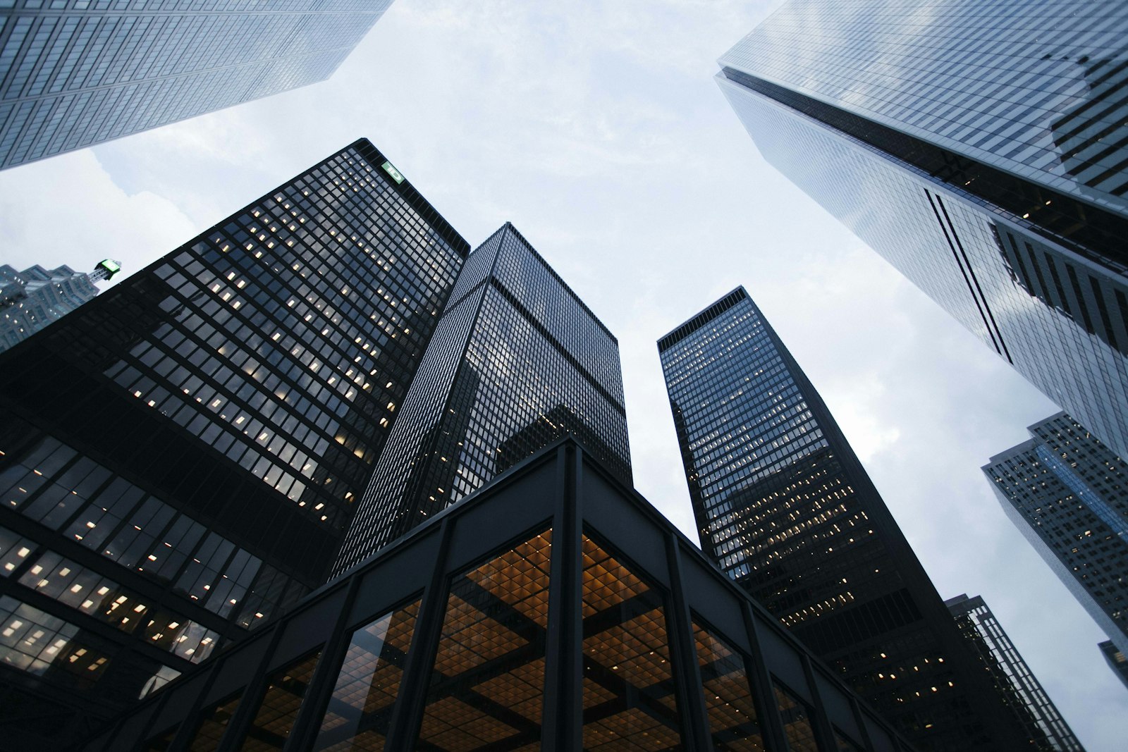 Architecture moderne — investissement immobilier et SCPI